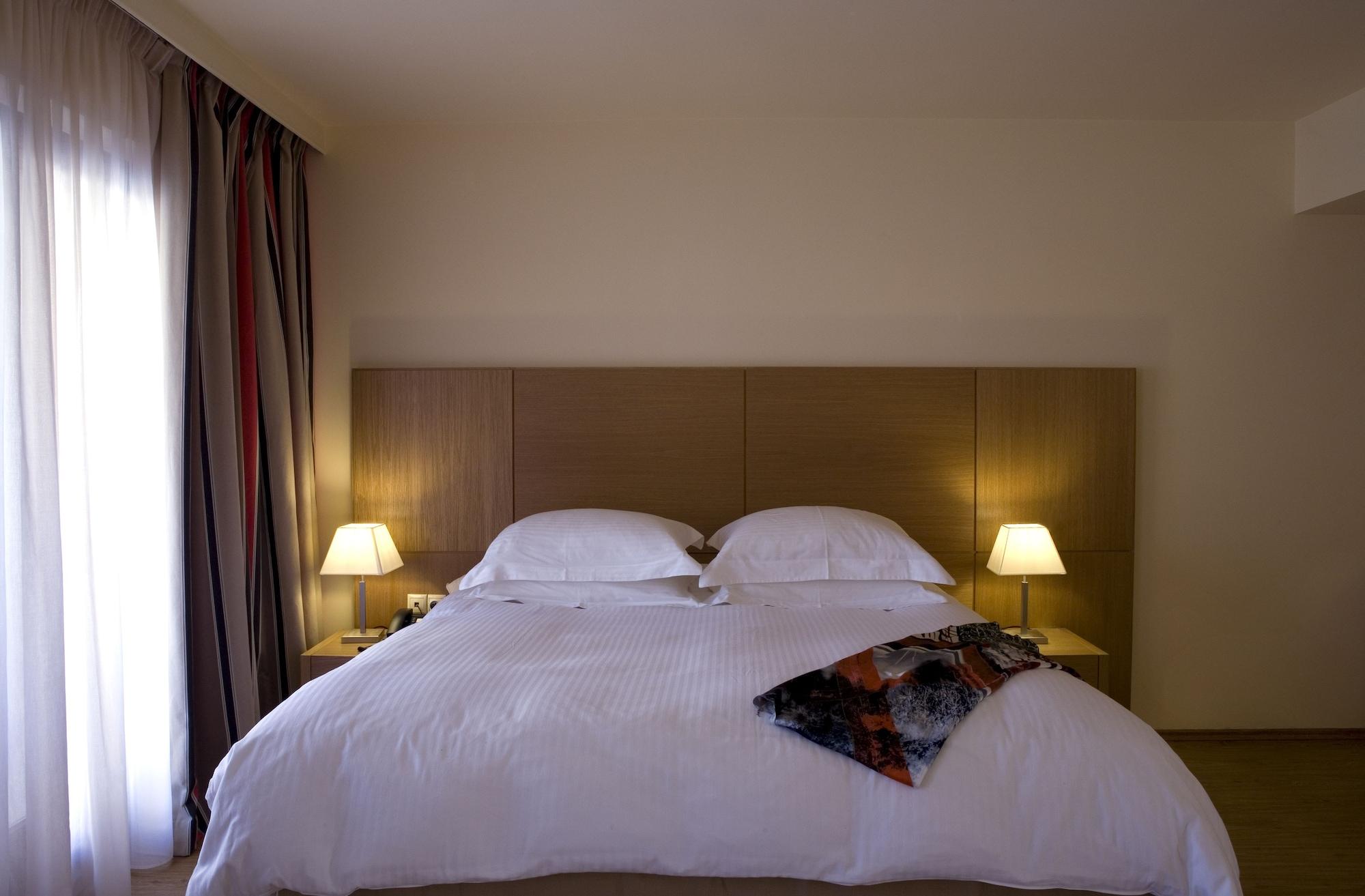 Valis Resort Hotel Volos Exterior photo A bedroom