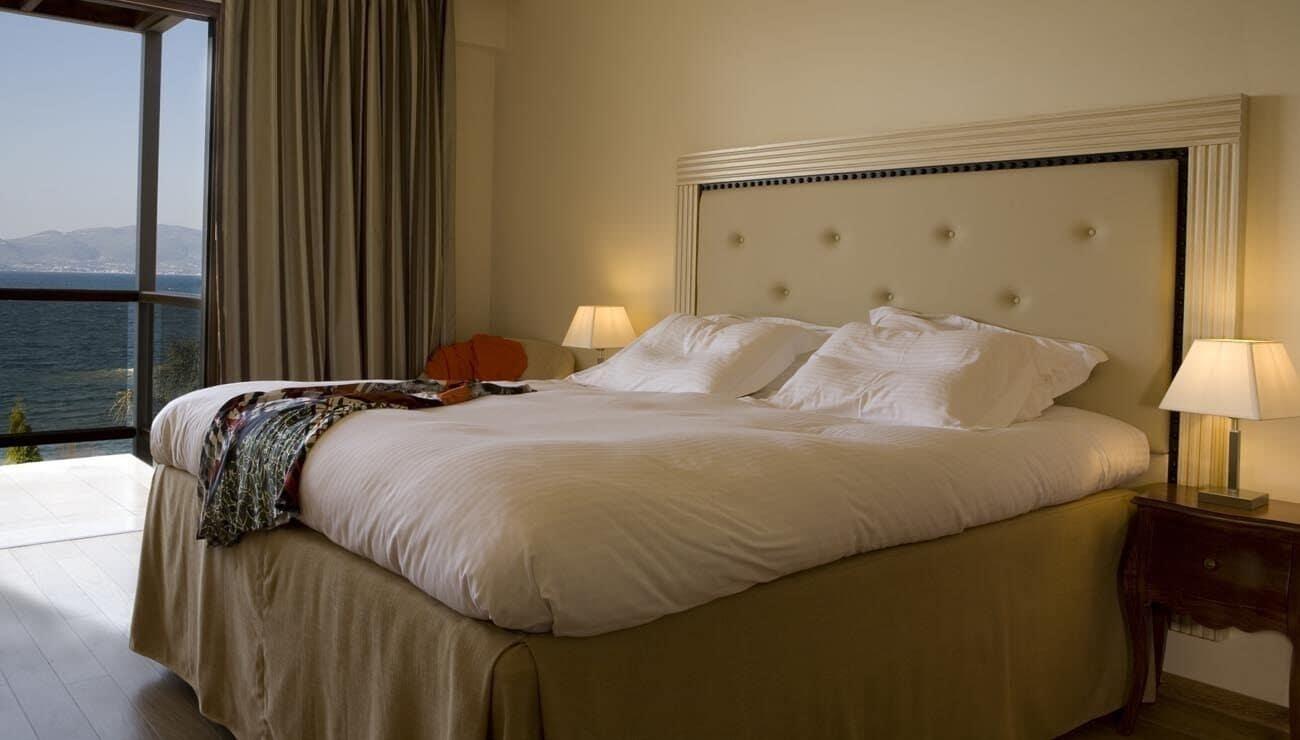 Valis Resort Hotel Volos Exterior photo A bedroom at the hotel