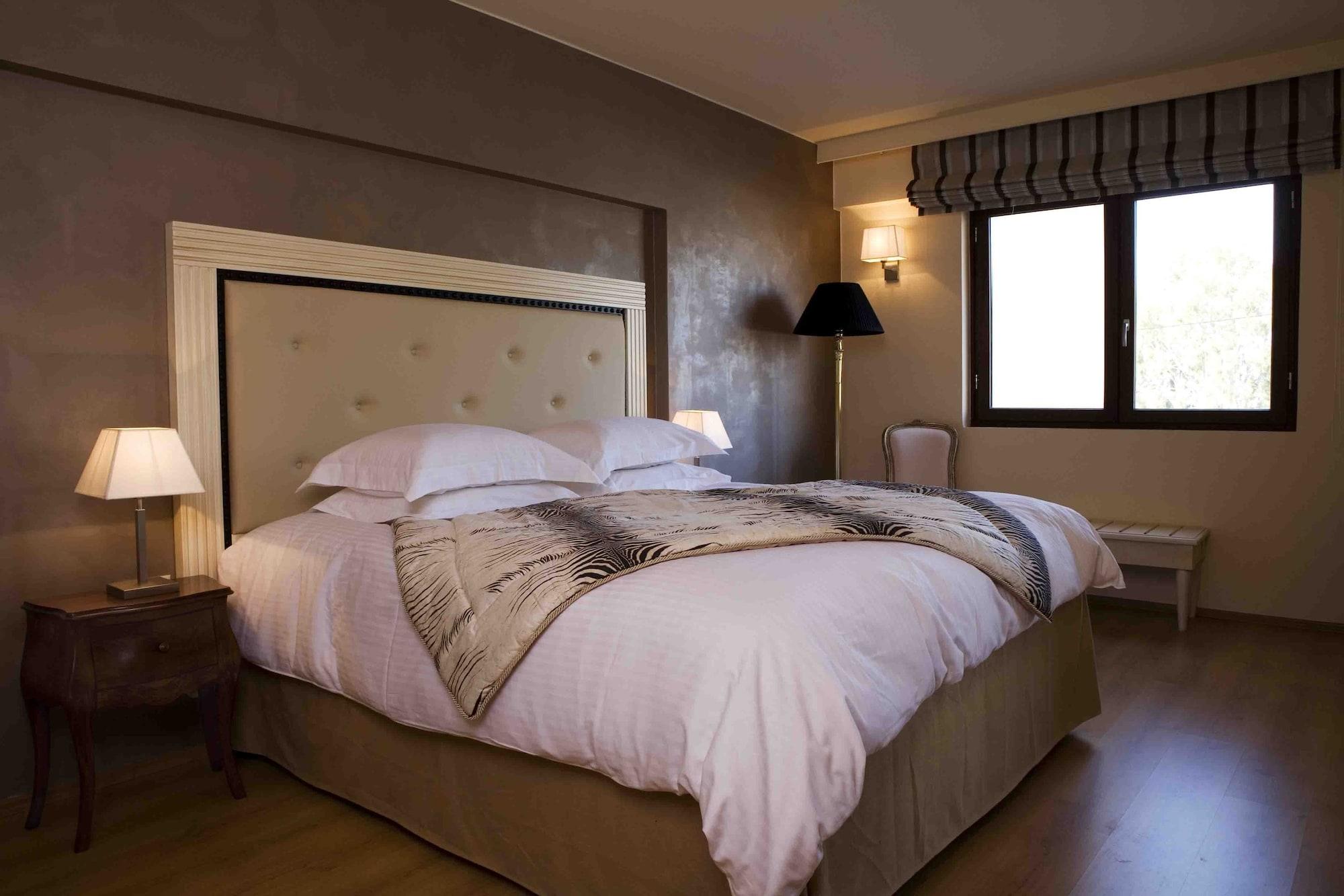 Valis Resort Hotel Volos Exterior photo A bedroom at the hotel