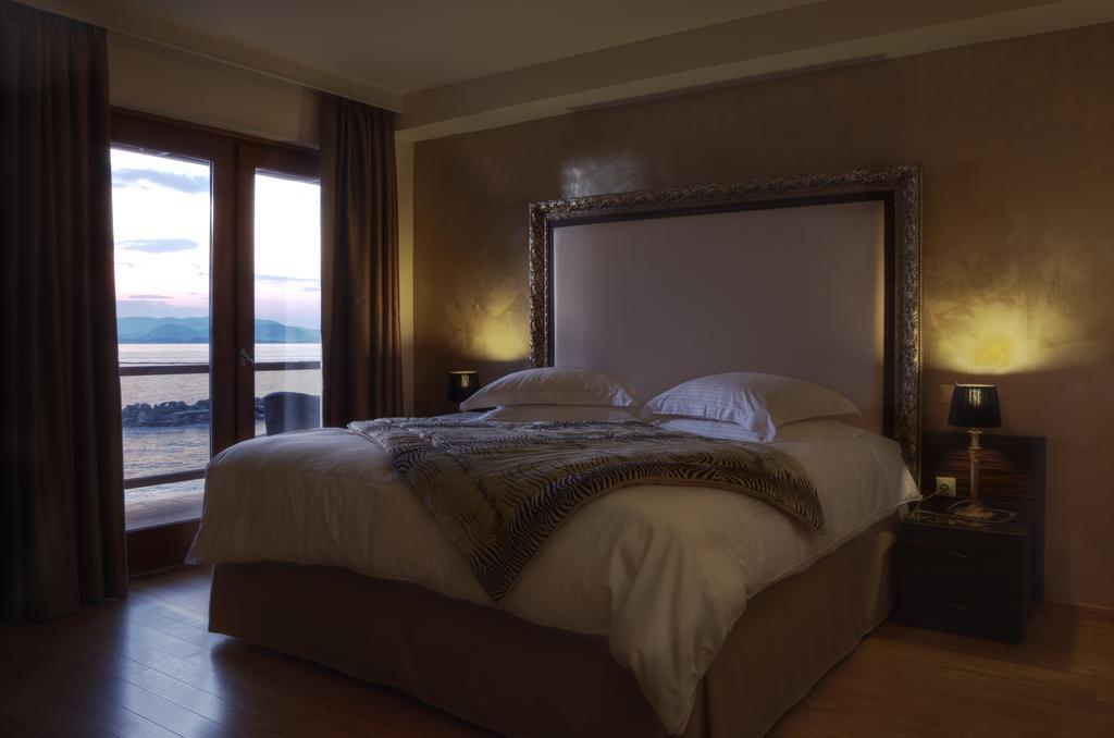 Valis Resort Hotel Volos Exterior photo A bedroom